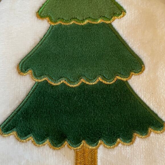 Kassatex Green Velvet Christmas Tree Hand Towels 16x28 Embroidered Set of 2 NEW - Picture 3 of 9